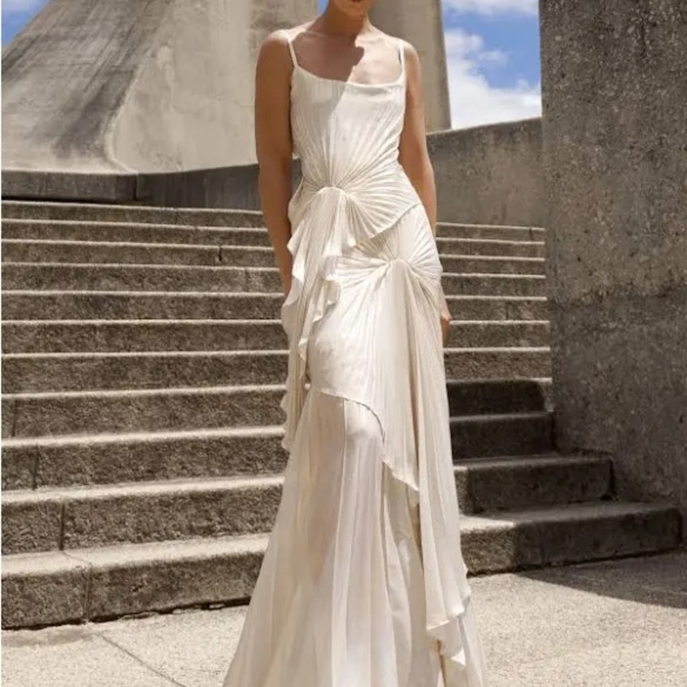 Georgia Hardinge Torrent full length ivory dress ( UK 12 / US 8 )